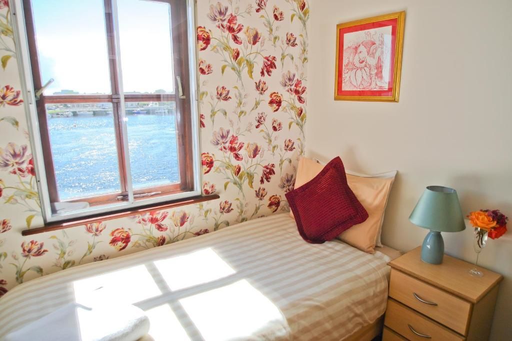 Отели типа «постель и завтрак» The Herons Rest Boutique Accommodation Голуэй